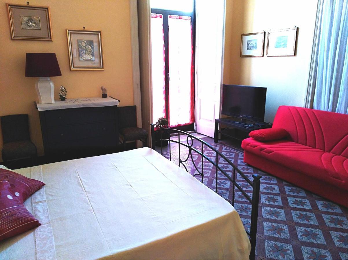 L'Oasi Di Sofia Appartamento Turistico Etnea Cavour Bellini Catania Exterior photo
